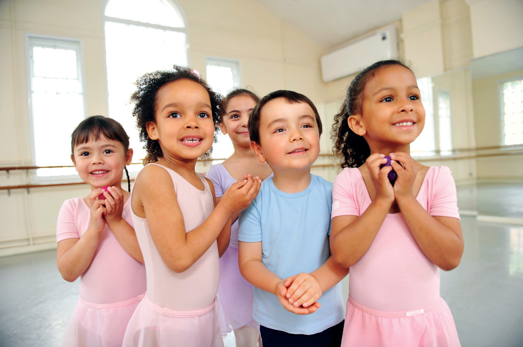 baby ballet dancers